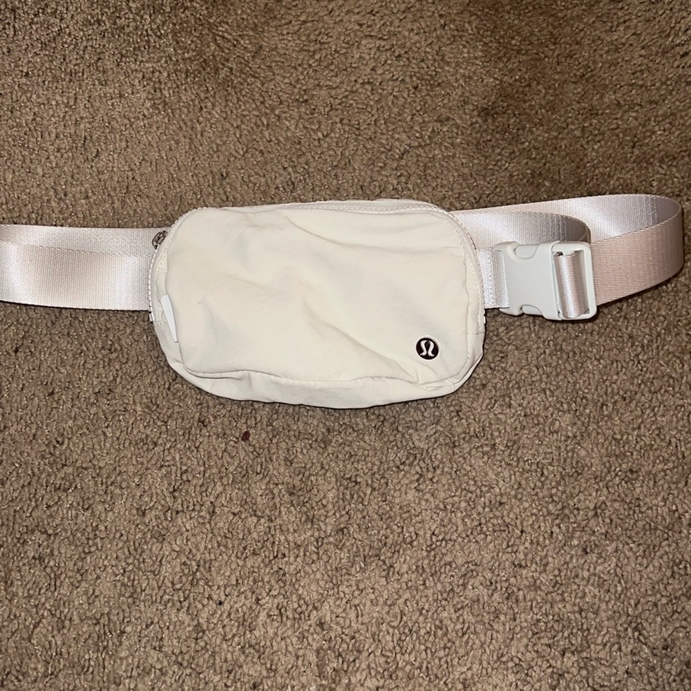 Lululemon belt bag